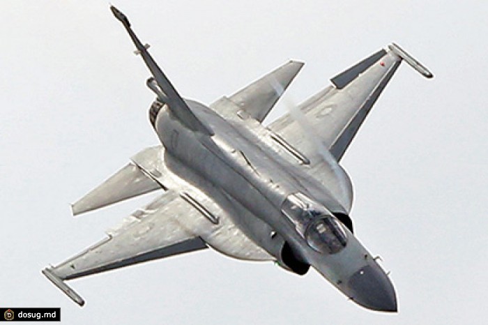 Китай сообщил о заключении первого контракта на поставку истребителей JF-17