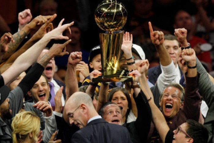 Клуб Мозгова и Кауна впервые стал чемпионом НБА