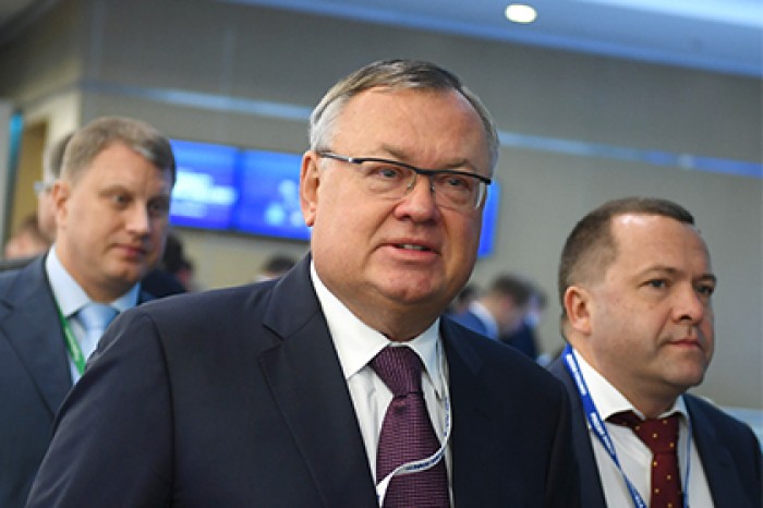 Костин предрек еще три года санкционного безумия