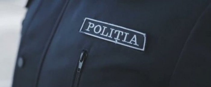 Красивое музыкальное поздравление подготовила полиция для женщин страны