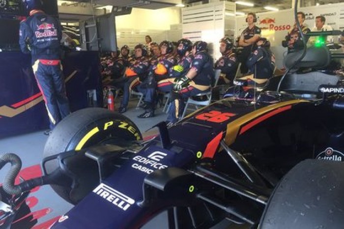 Квят попал в аварию в квалификации Гран-при «Формулы-1» в Австрии