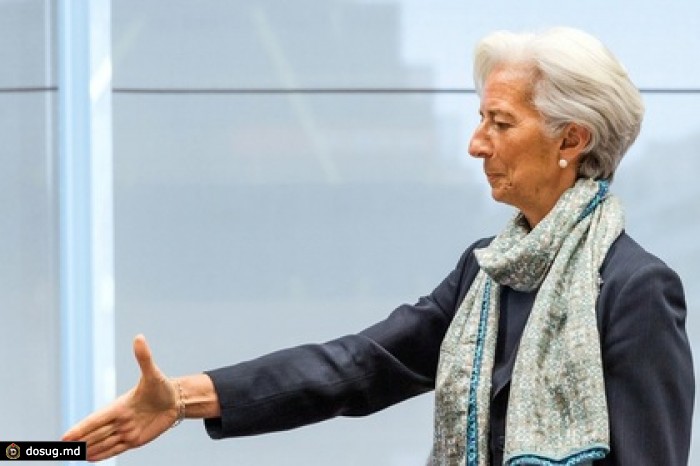 Лагард усомнилась в юридической силе греческого референдума