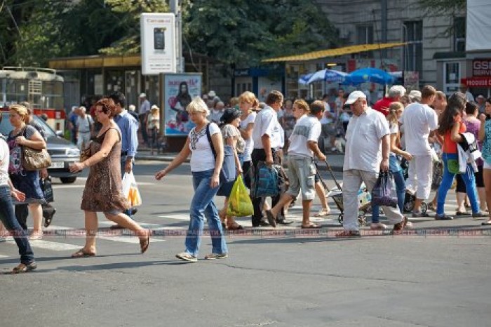 Летом в Кишиневе возобновят демонтаж рекламных панно