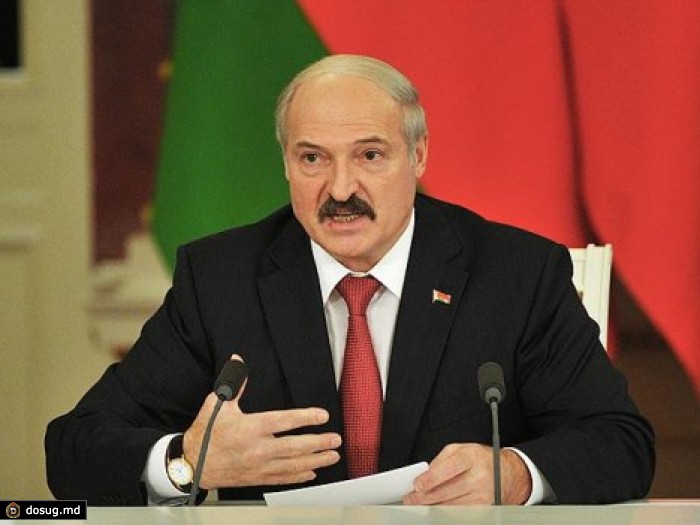 Лукашенко сравнил Россию и НАТО с молотом и наковальней