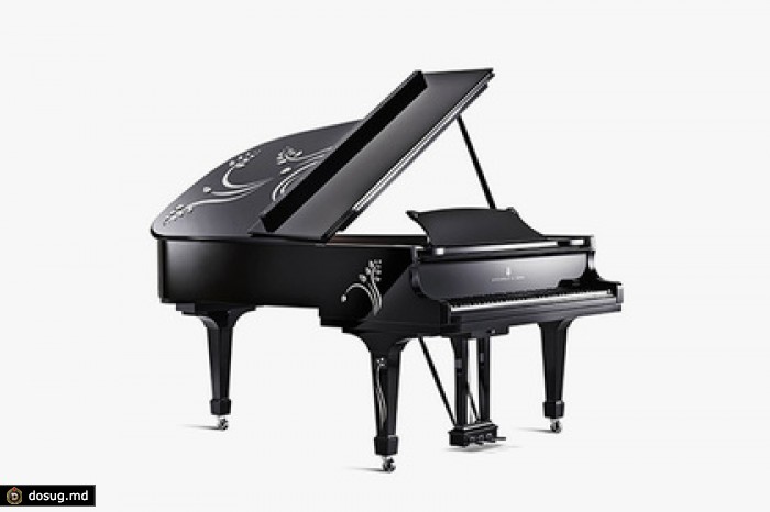 Марка Steinway & Sons выпустила рояли «в цветочек»