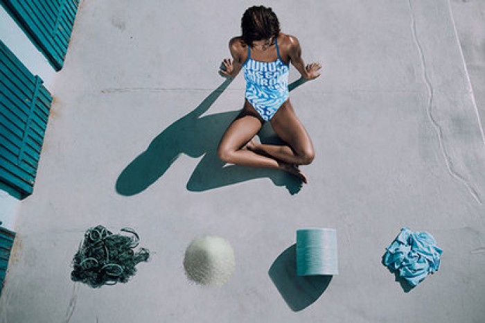 Марка adidas показала купальники из рыболовных сетей