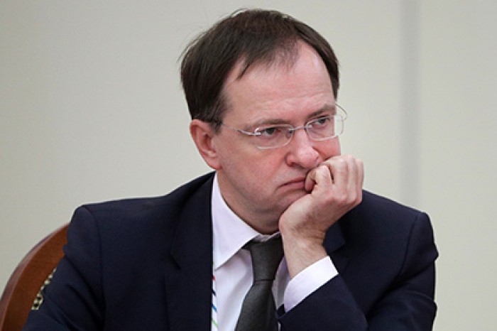 Мединский включился в полемику о Ельцин-центре