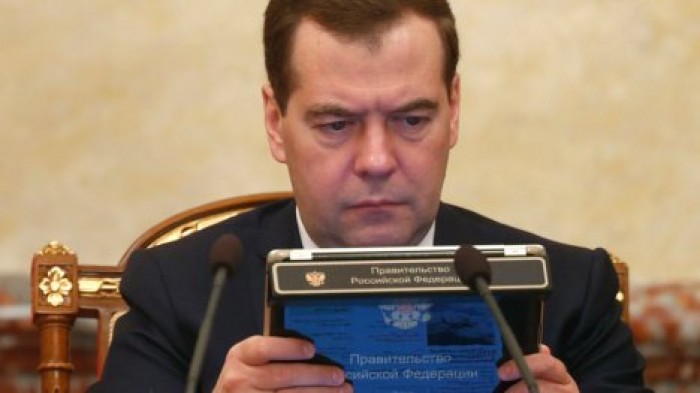 Медведев пообещал журналистам больше «лайков» от правительства