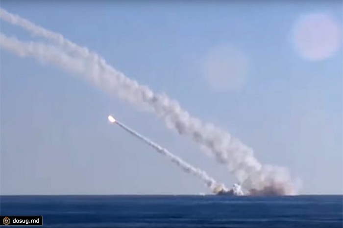Минобороны показало видео пуска крылатых ракет по позициям ИГ с подводной лодки