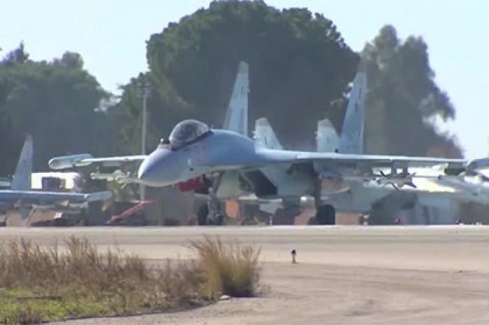 Минобороны опубликовало ролик с полетами истребителей Су-35С