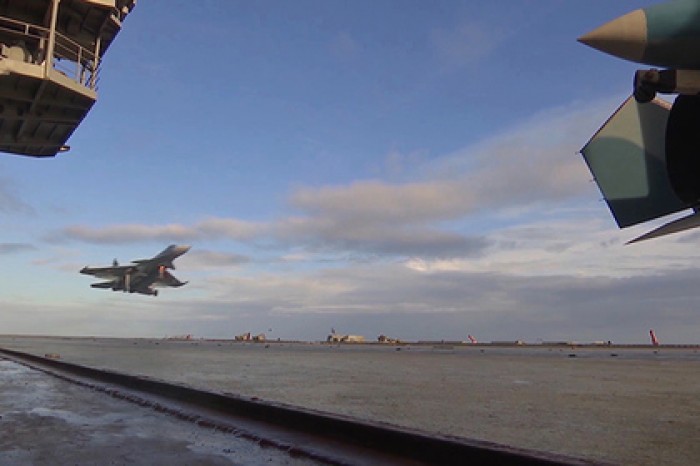 Минобороны опубликовало видео авиаударов Су-33 по боевикам «Джабхат ан-Нусры»