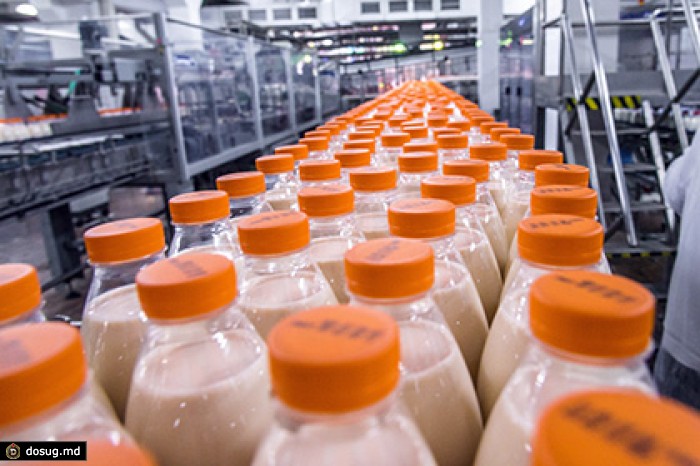 Минсельхоз отказался от введения коридора цен на молоко