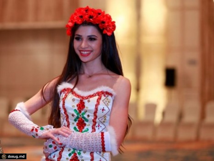 Miss Moldova 2015 раскритиковали за костюм на выступлении в Китае