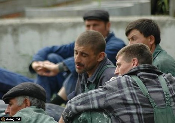 Молдавские гастарбайтеры высылают на родину все меньше денег