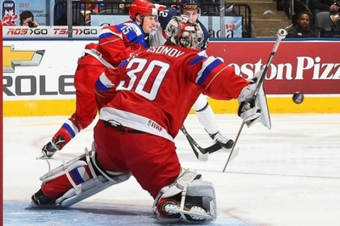 Молодежная сборная России вышла в четвертьфинал чемпионата мира по хоккею