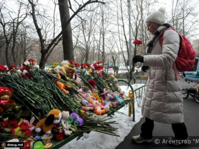 Москвичи организовали мемориал в память об убитой девочке