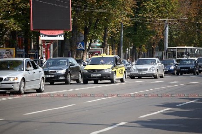 На 22 улицах столицы частично приостановлено движение