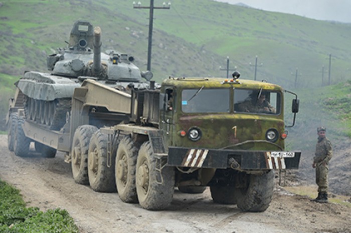 На армяно-азербайджанской границе начался бой