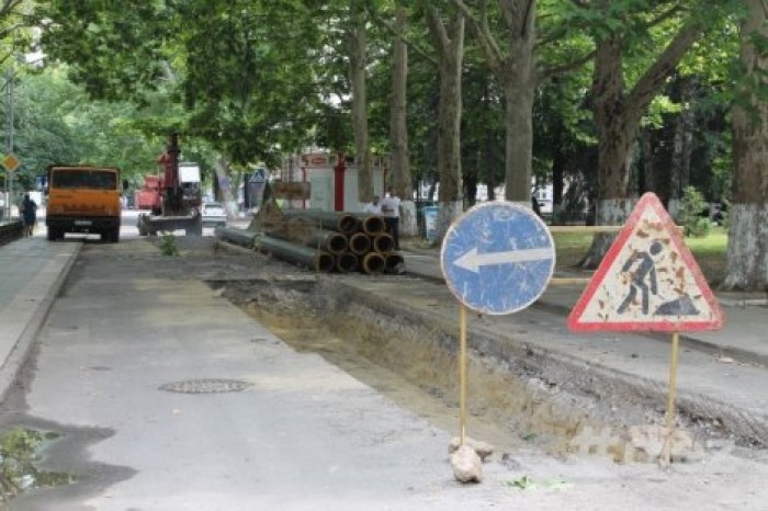 На два месяца приостановят движение транспорта на трех столичных улицах