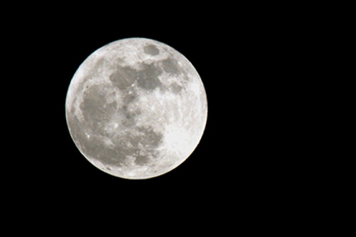 На Луне нашли «следы жизни»