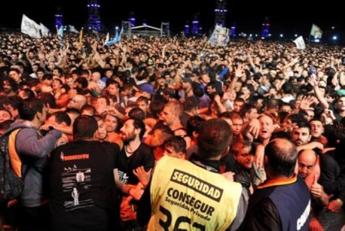 На рок-концерте в Аргентине в давке погибли 2 человека, более 10 ранены