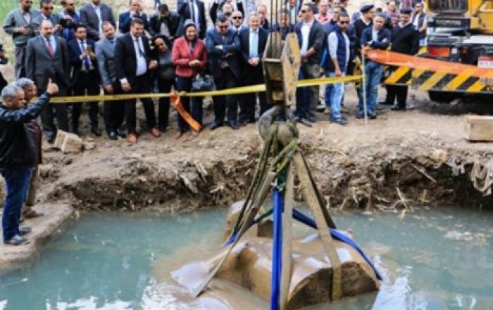 Найденная в Египте гигантская статуя оказалась не тем, кем ее посчитали