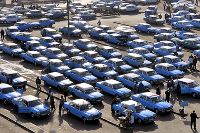 Назван самый опасный цвет такси