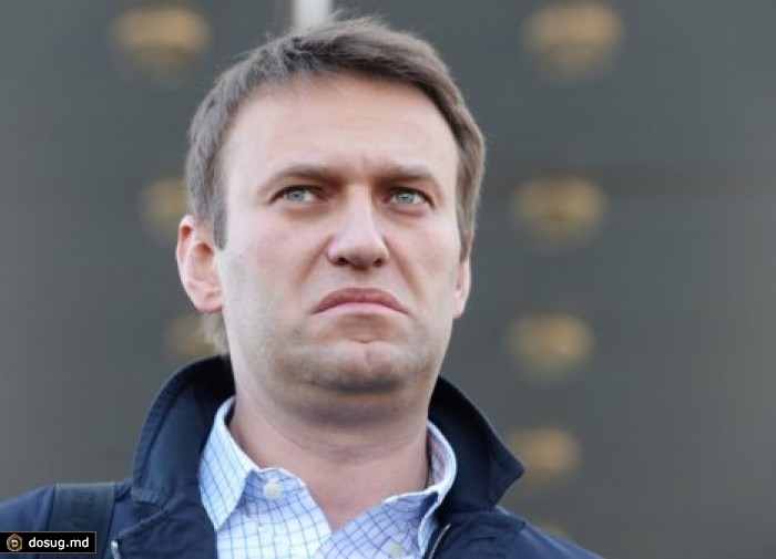 Неизвестные с тортами напали на Навального