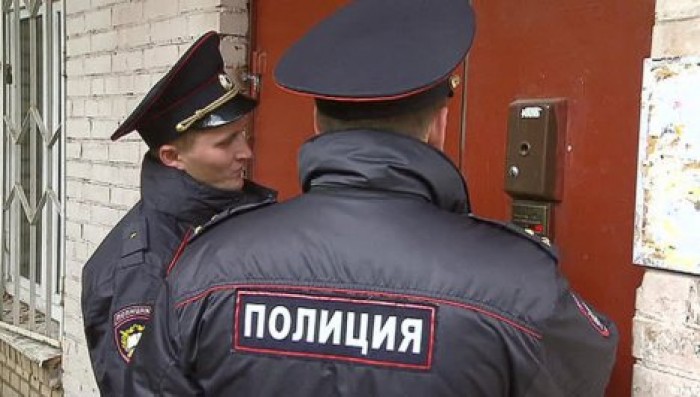 Неизвестный вырезал семью в Норильске