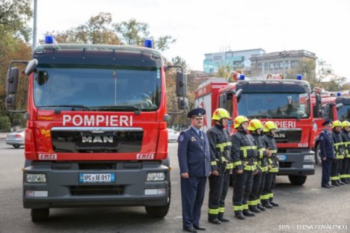Новые 23 аварийно-спасательных автомобиля получили молдавские пожарные