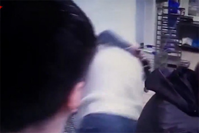 Охранник торгового центра поборолся с ведущим программы «Магаззино»