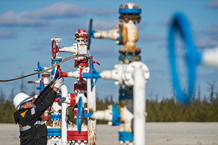 ОПЕК снизила добычу нефти на миллион баррелей в день