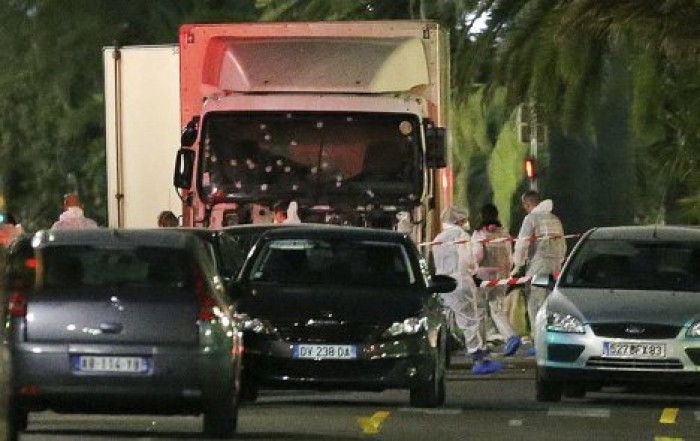 Опубликовано ВИДЕО перестрелки полиции с террористом в Ницце