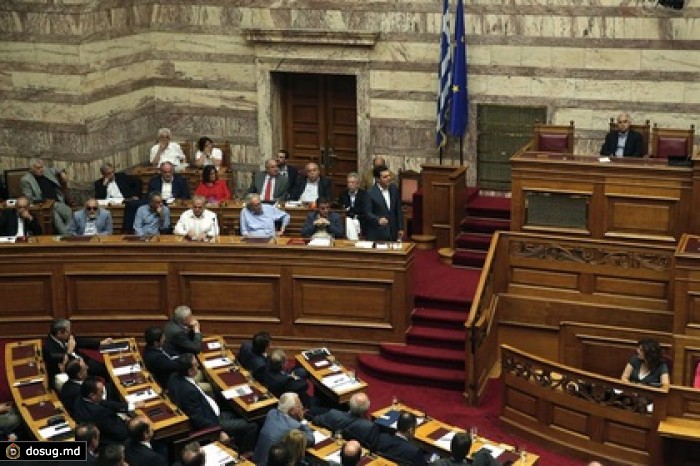 Парламент Греции одобрил необходимые для получения кредита реформы