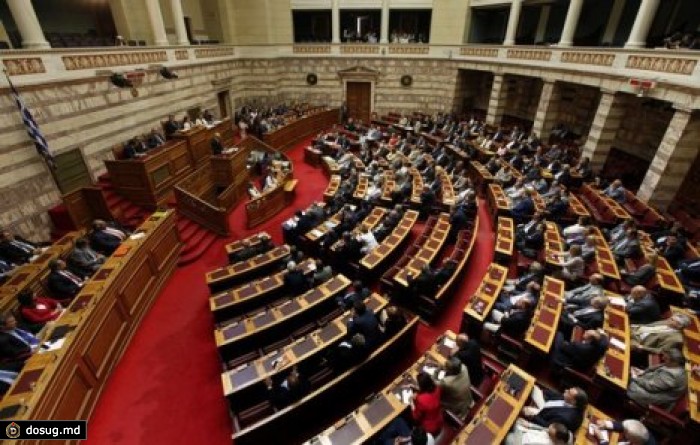 Парламент Греции проголосовал за реформу банков и правосудия