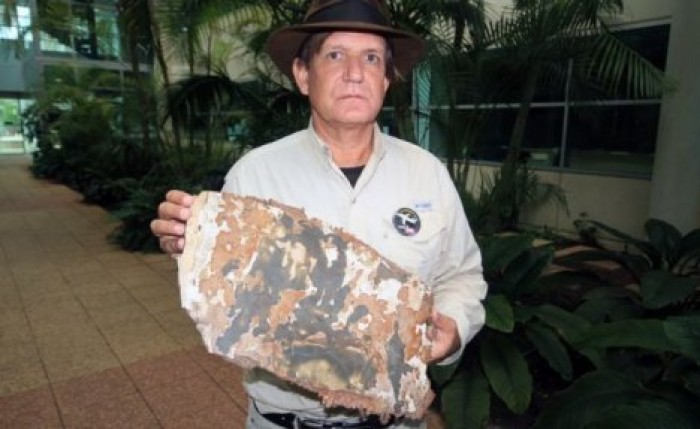 Поиски пропавшего MH370: на Мадагаскаре нашли обгоревшие обломки