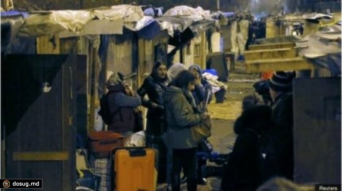 Полиция разогнала крупный лагерь цыган на окраине Парижа