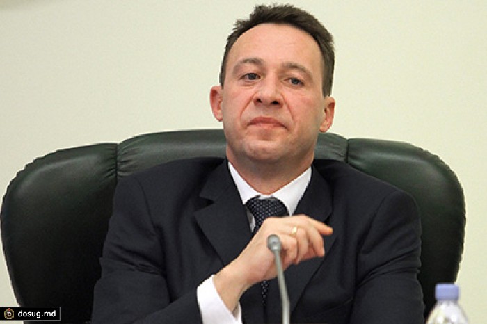 Полпред Холманских назвал клеветой обвинение Макаревича в срыве концерта