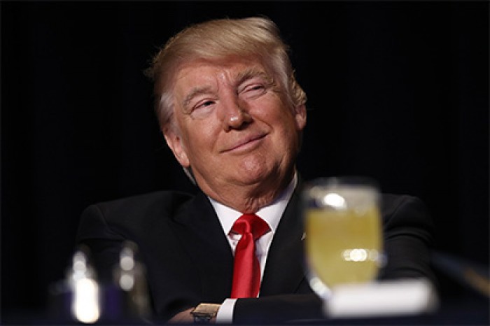 Пользователей сети восхитила потроллившая Трампа арабская авиакомпания