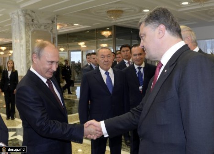 Порошенко запретил украинскому телеканалу показывать рукопожатие с Путиным