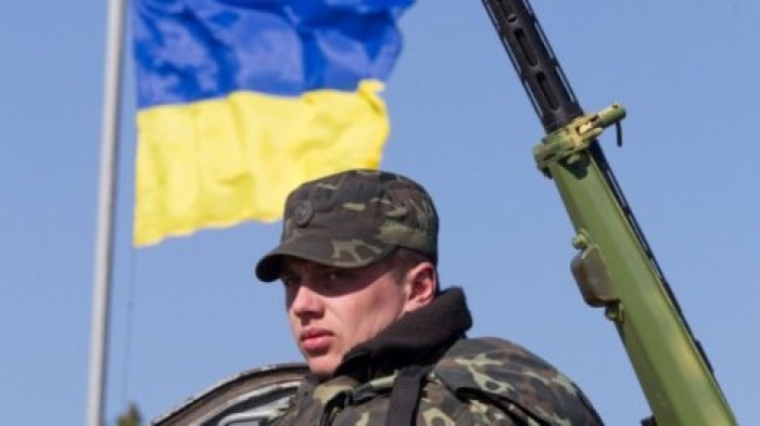 Порошенко привел войска в полную боевую готовность войска на границе с Крымом