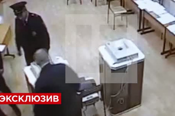 Появилось видео задержания в Москве грозившего взрывом жителя Вологды