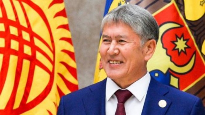 Президент Киргизии Атамбаев прибыл в Москву для лечения