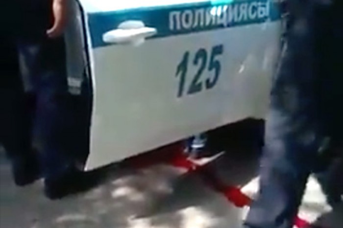 При стрельбе в Алма-Ате погибли двое полицейских