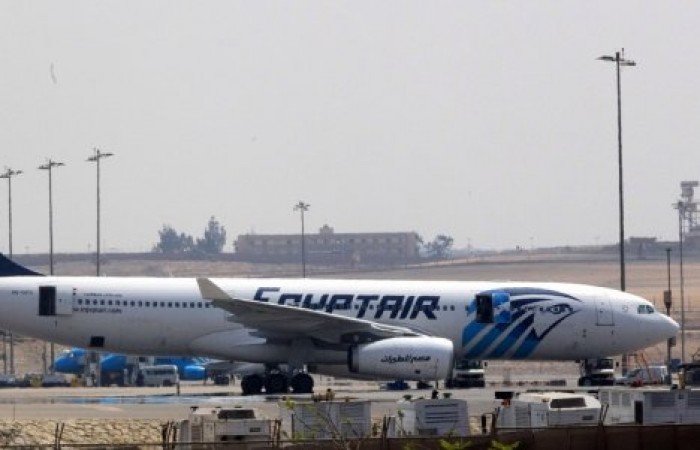 Пропавший самолет EgyptAir успел подать сигнал бедствия