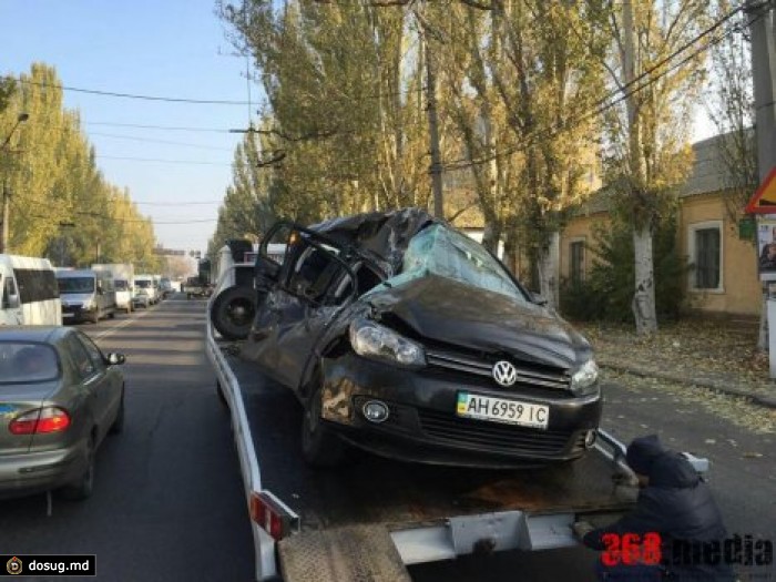 Пьяный солдат на БТР смял иномарку в центре Николаева