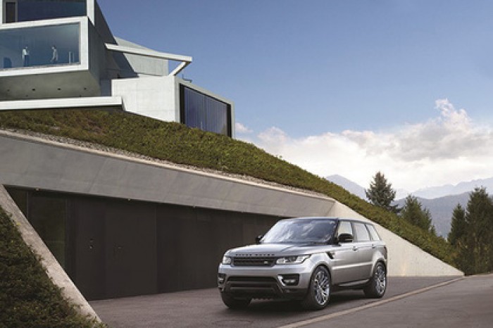 Россиянам предложили спецверсию Range Rover Sport за пять миллионов рублей