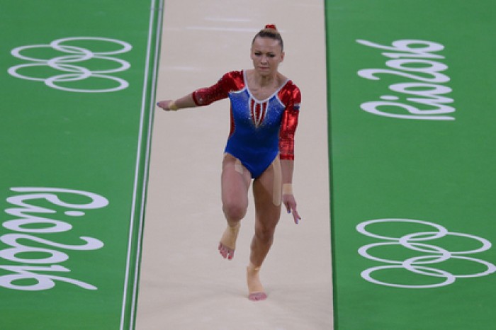 Российская гимнастка Пасека завоевала серебряную медаль ОИ-2016