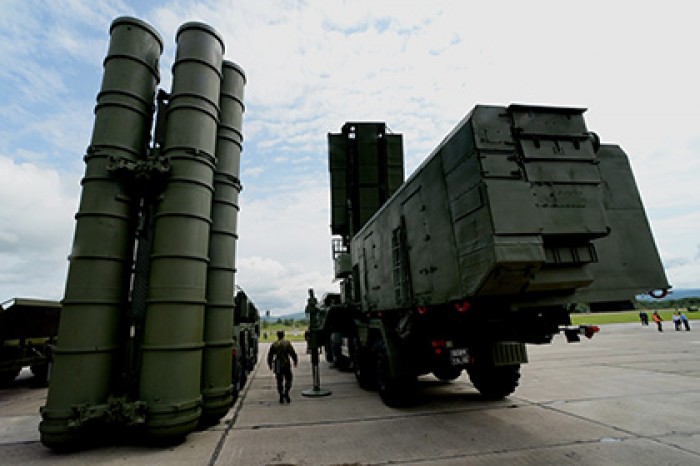 Российские военные получили в 2016 году пять полковых комплектов системы С-400