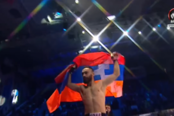 Российского бойца уволили из Fight Nights из-за флага Нагорного Карабаха